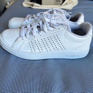 EUC K-Swiss size 6.5